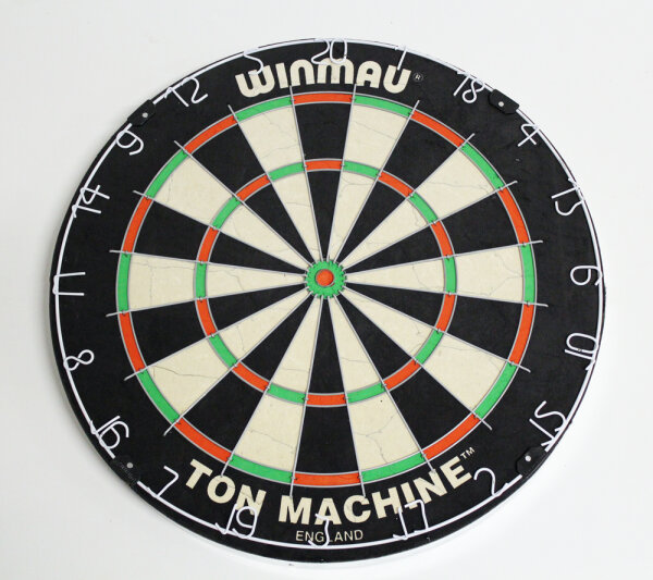 Winmau Ton Machine-Dartset mit Dartboard und Darts